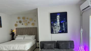 1 slaapkamer, een strijkplank/strijkijzer, wifi, beddengoed