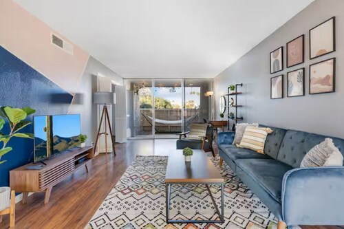 Scottsdale, Walk to Old Town + Pool/Hot Tub, 1BD:1BTH