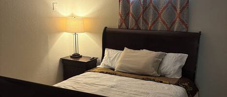 2 間睡房、熨斗/熨衫板、Wi-Fi、床單