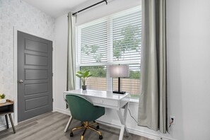 Interior - Contemporary 3-Bedroom Duplex, Near Hospital & Downtown, Fenced Yard, Workspace (Temple)