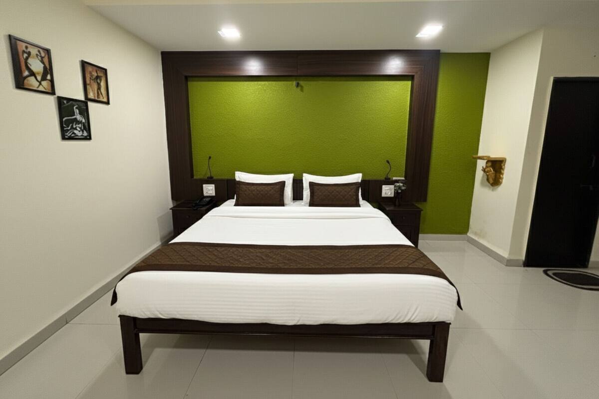 Superior Double Room | Desk, laptop workspace, free WiFi