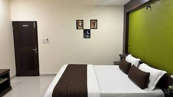 Superior Double Room | Desk, laptop workspace, free WiFi