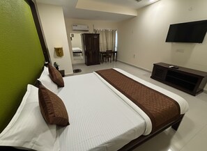 Superior Double Room | Desk, laptop workspace, free WiFi - Hotel Opal Edge (Indore)
