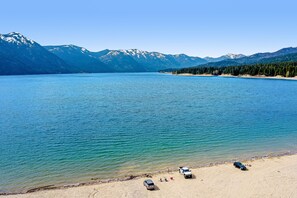 Beach - Modern Luxury home w/ private hot tub & fire pit, located in Suncadia Resort (Cle Elum)