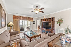 TV - Bright Condo Near Beach & Golf w/ Pools (Myrtle Beach)