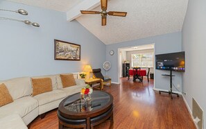 Living area - Family and Business Friendly Home near Great Mall & BART - 2640 (San Jose)