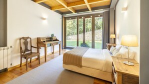 Ferros/tábuas de passar roupa, Wi-Fi de cortesia, roupa de cama