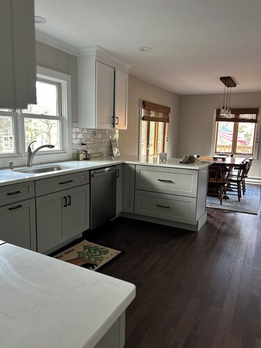 Cozy 3 bedroom 2 bathroom chalet centrally located in Southern Vermont.