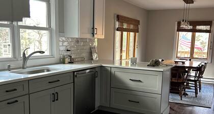 Cozy 3 bedroom 2 bathroom chalet centrally located in Southern Vermont.