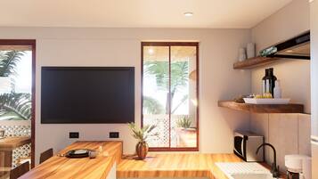 Geladeira grande, micro-ondas, cooktop