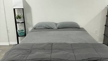 1 bedroom, WiFi, bed sheets