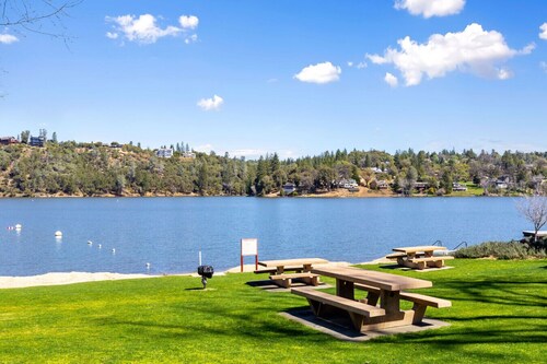 5BR Pine Mountain Lake Retreat | Near Yosemite