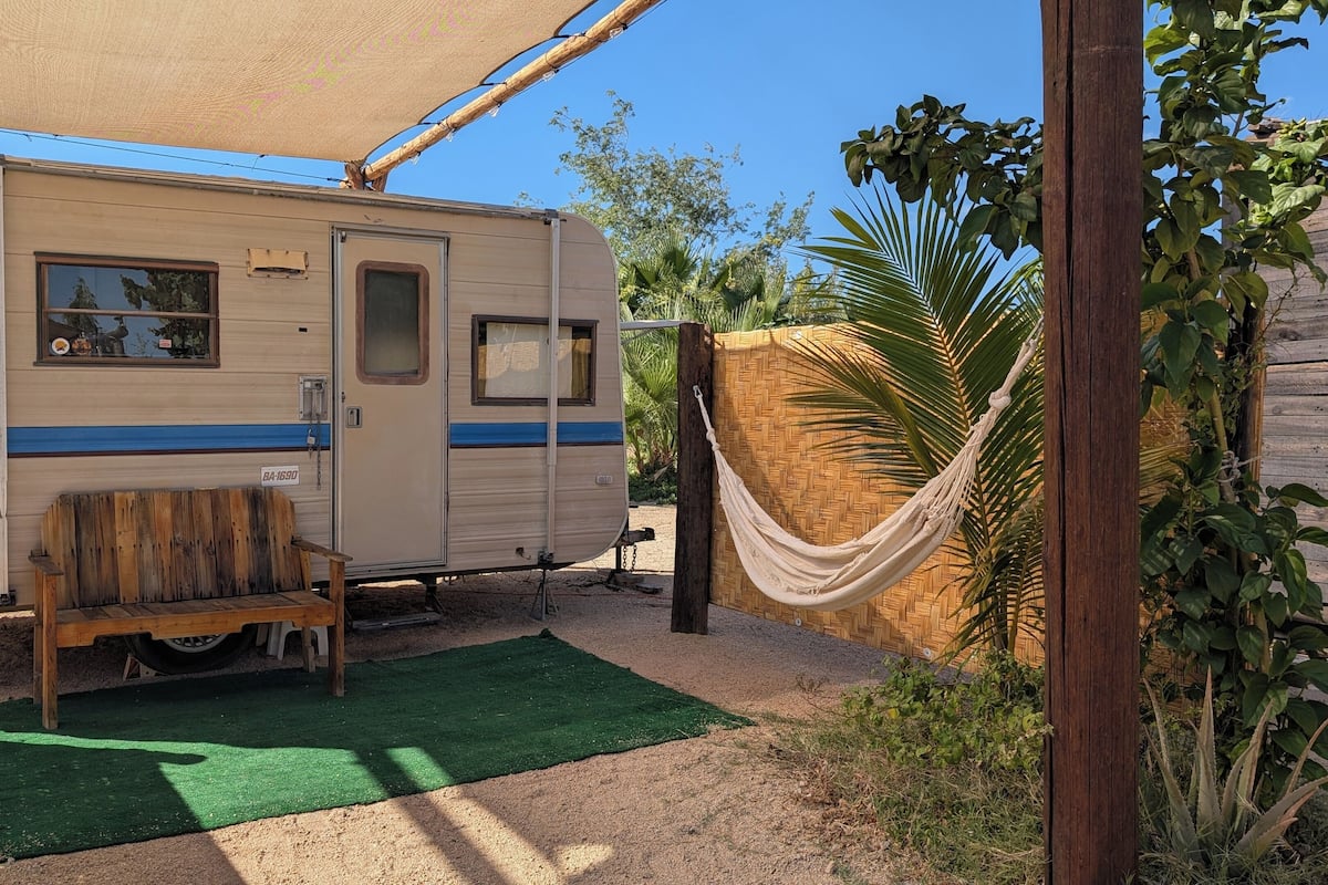 Klassieke stacaravan | Gratis wifi, beddengoed