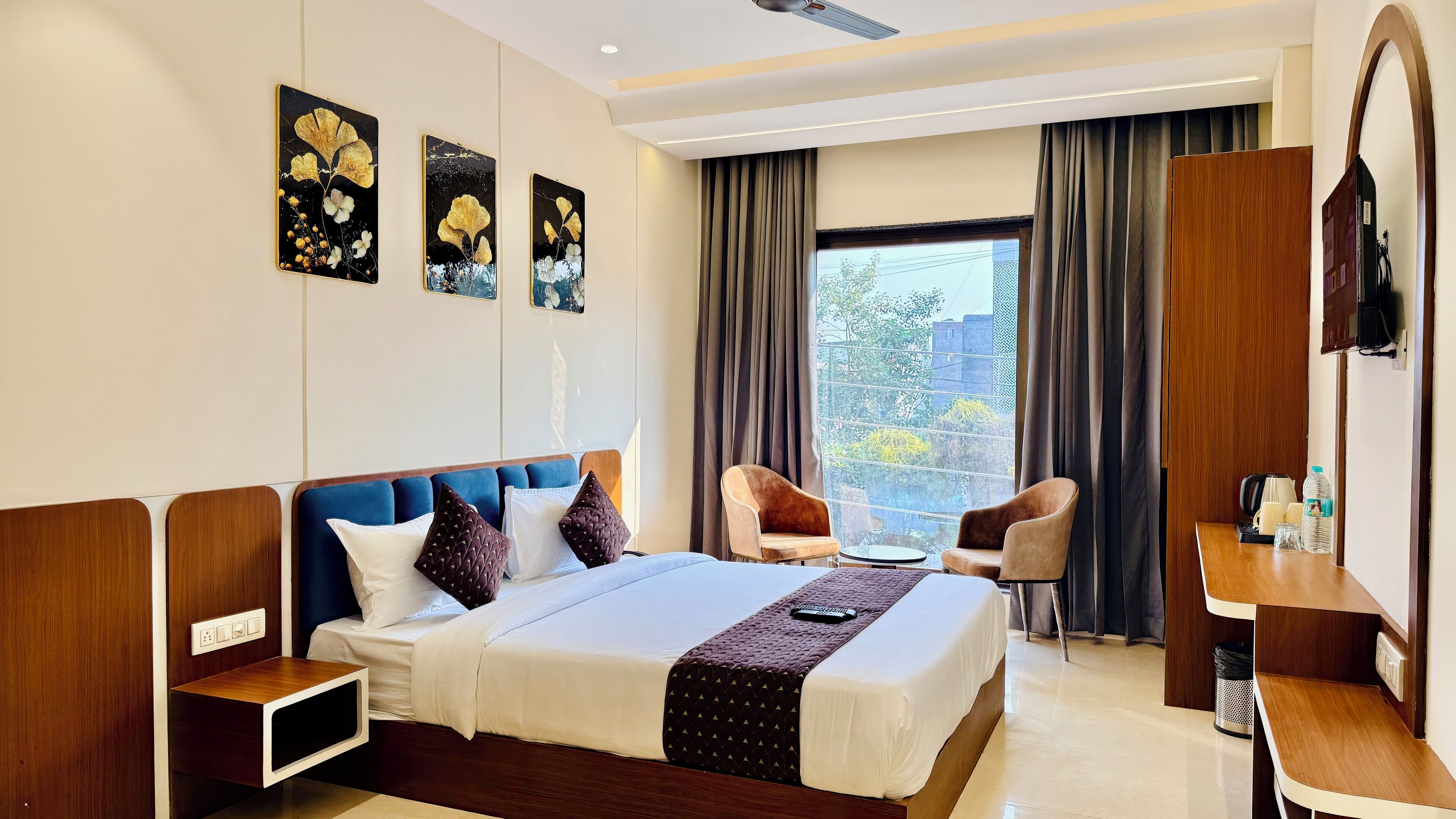 Familjerum för fyra | Skrivbord, arbetsyta för laptop och gratis wi-fi