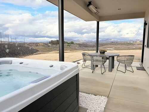 Relaxing Wine Country Stay - Hot Tub - Agave Farm