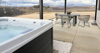Relaxing Wine Country Stay - Hot Tub - Agave Farm