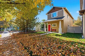 Exterior - Bronco Game Day Getaway Walk to Stadium+Fireplace+Indoor Parking (Boise)