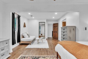 4 makuuhuonetta, silitysrauta/-lauta, Wi-Fi