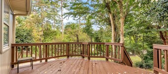 Spacious 4-bedroom Minutes to downtown Greenville