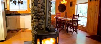 Mt. Baker Rim Cabin #6 - Wi-Fi - Pets Ok - Gas Fireplace