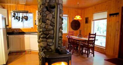 Mt. Baker Rim Cabin #6 - Wi-Fi - Pets Ok - Gas Fireplace