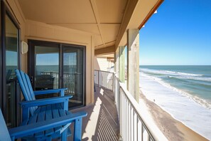 Property grounds - Coast is Clear– Oceanfront Escape at Topsail Dunes (North Topsail Beach)