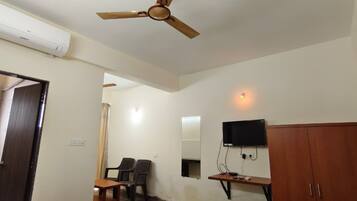 Deluxe Double Room, Hill View | Desk, laptop workspace, free WiFi