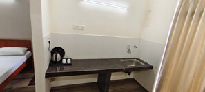 Deluxe Double Room, Hill View | Laptop workspace, WiFi