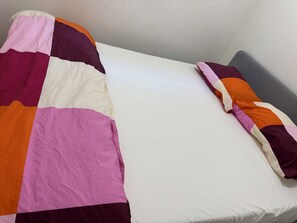 1 bedroom, free WiFi, bed sheets - Cedar-Cottage Comfort Suite (Vancouver)