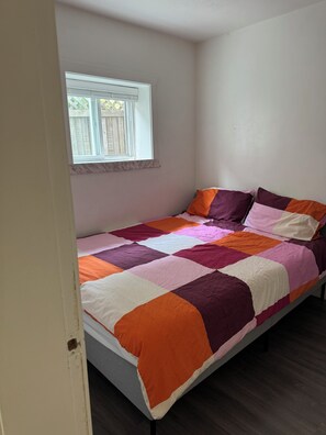1 bedroom, free WiFi, bed sheets - Cedar-Cottage Comfort Suite (Vancouver)