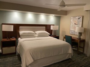 2 bedrooms, iron/ironing board, WiFi, bed sheets - luxury 2-bedroom villa near Disney  - Christmas Week December 20 to 27 (Orlando)