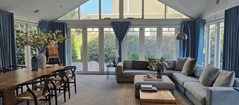 Art Deco Bungalow 3BDR 2Baths 10mins drive to Brighton/Elwood beach