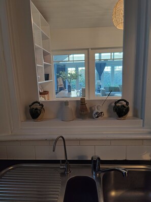 Interior - Art Deco Bungalow 3BDR 2Baths 10mins drive to Brighton/Elwood beach (Ormond)