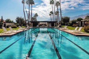 Pool - Charming spacious 2-bedroom 3 bath condo in peaceful Palm Springs - Walk To Town (Palm Springs)