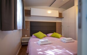 2 bedrooms, free WiFi - 2 bedroom amazing home in Obrovac (Obrovac)