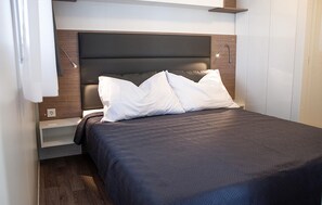 2 bedrooms, free WiFi - Awesome (sta)caravan in Obrovac with WiFi (Obrovac)
