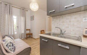 Interior - Beautiful apartment in Turanj with WiFi (Turanj)