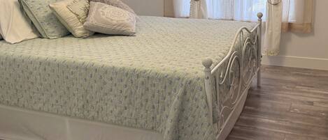 1 室のベッドルーム、アイロン / アイロン台、WiFi、ベッドシーツ