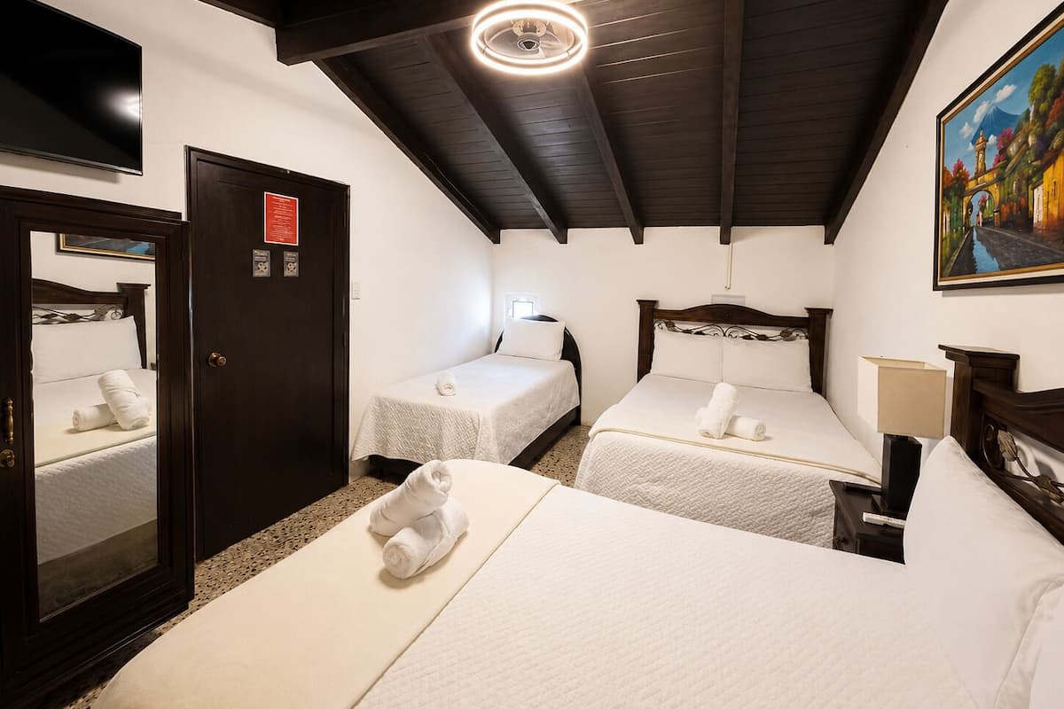 Family Triple Room | Free WiFi