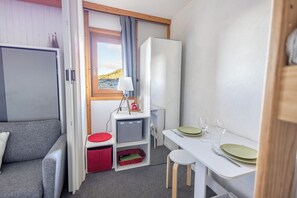 TV - Mont Vallon #5 - 4 guests - Ski in - Ski out (Les Allues)