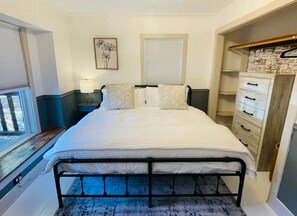 2 habitaciones, tabla de planchar con plancha, wifi y ropa de cama