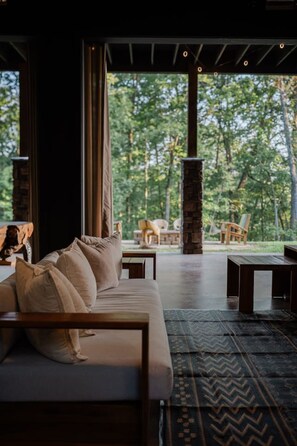 Terrace/patio - Swanky Chalet with Sauna, HotTub, EpicView, Golf, King Suite (Blue Ridge)