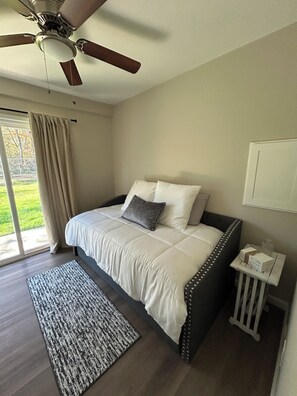 Desk, iron/ironing board, travel cot, WiFi