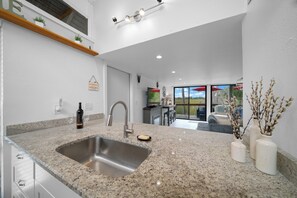 Interior - Riverview Bungalow (Crystal River)