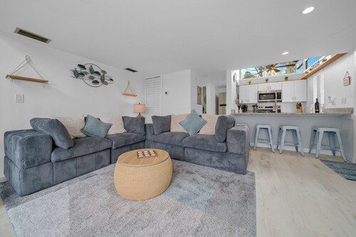 B1 - Riverview Bungalow
