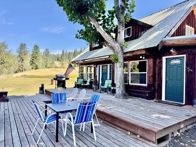 4 bed_ Cabin in wonderful Kettle Falls with Lake Roosevelt views_ private_quiet