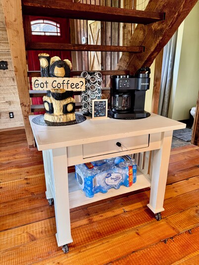 4 bed_ Cabin in wonderful Kettle Falls with Lake Roosevelt views_ private_quiet