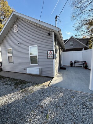 المنطقة المحيطة بالمنشأة