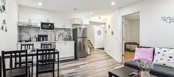 Charming Basement Suite With Parking & Laundry