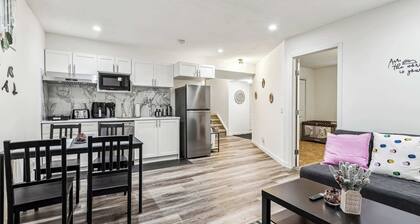 Charming Basement Suite With Parking & Laundry
